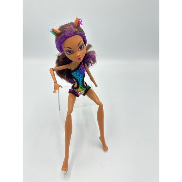 Monster High Doll Clawdeen Wolf - Picture 2 of 10